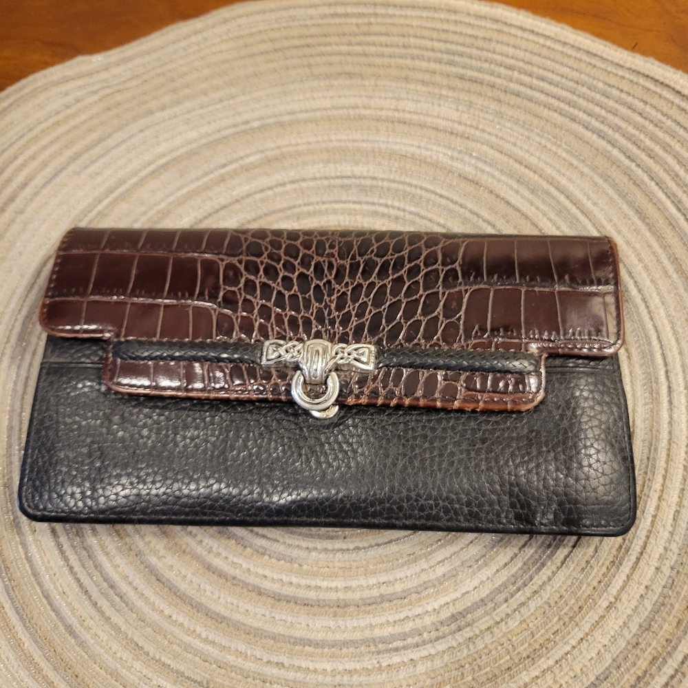 👜EUC~ BRIGHTON WALLET